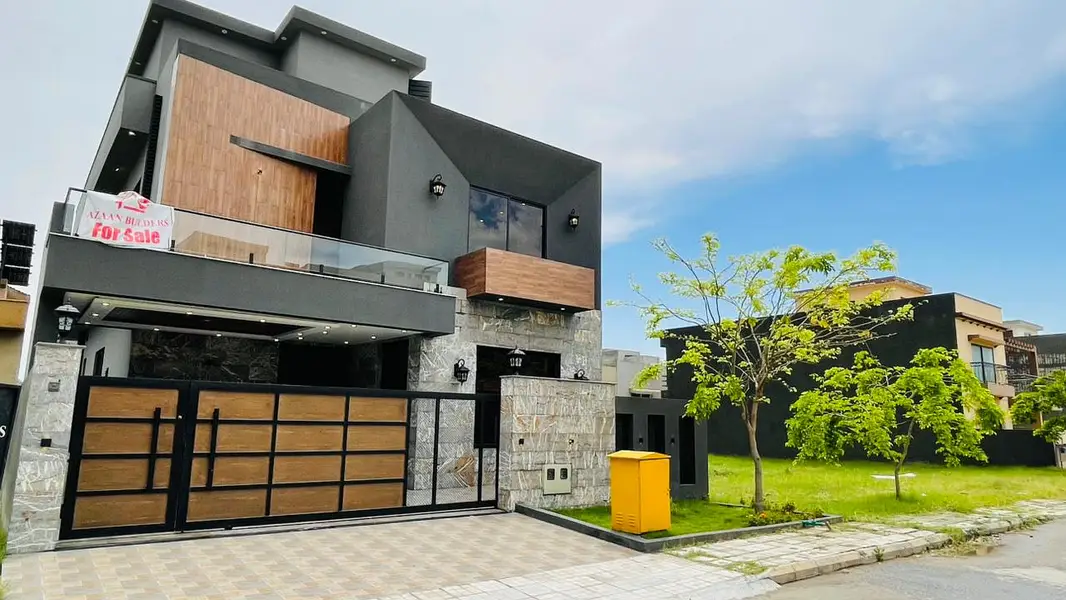 10 Marla house for sale 